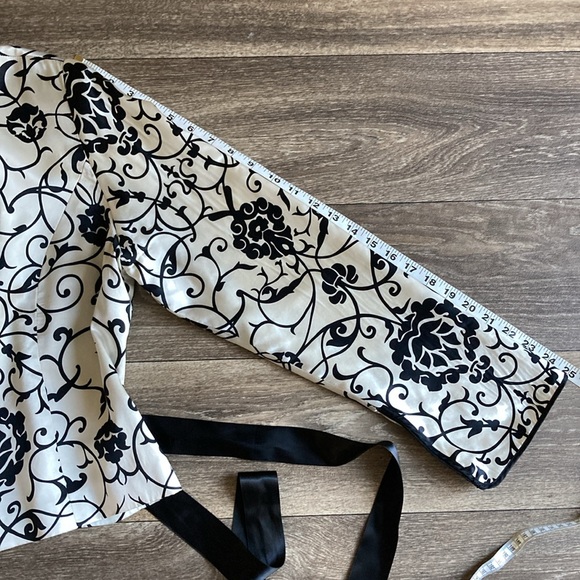 JS Collection 100% Silk Black Ivory Blazer Sz 10 - Picture 4 of 6